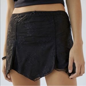 UO Mary lace mini skirt EUC